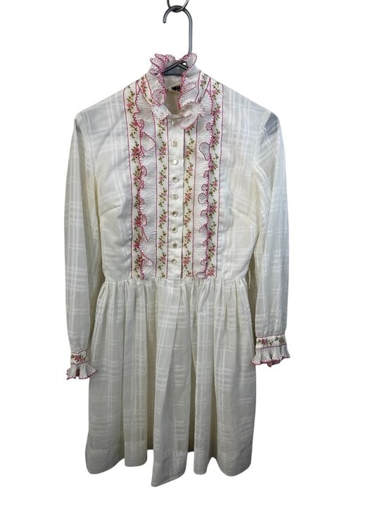 Jo-Mor Dresses & Skirts - Vintage Jo-Mor St. Louis White Dress With Pink Floral Embroidery Ruffle Details